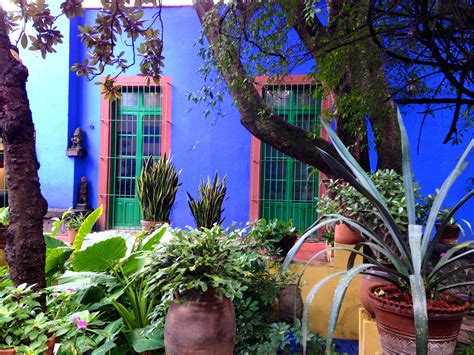 Casa Azul! Tarihte Bir Yolculuk ve Frida Kahlo'nun Renkli Dünyası!