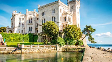  Castello di Miramare Muhteşem Denizin Üzerinde Bir Rüya!