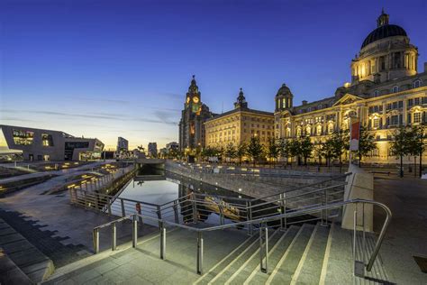 Pier Head Liverpool: Tarihin ve Muhteşem Deniz Görünümünün Buluştuğu Nokta!