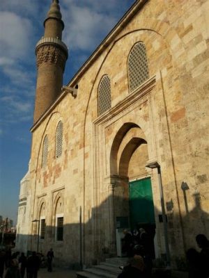  Uşşak Ulu Cami'nin Tarihi ve Mimarisi ile Kendinizi Tanışın!