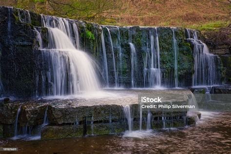 Yorkshire Dales Milli Parkı Muhteşem Doğal Güzellikler ve İrili Ufaklı Şelaleler İçin En İyi Yer!